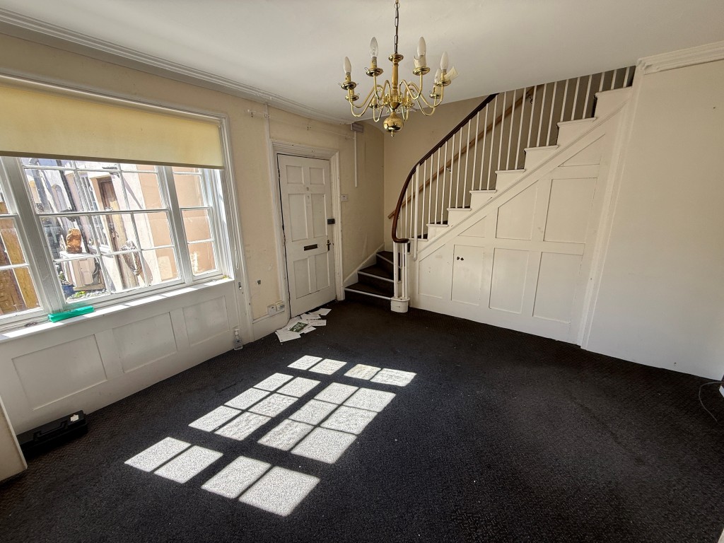 Lot: 76 - SHOP AND UPPER PARTS WITH PLANNING FOR CONVERSION - Room one